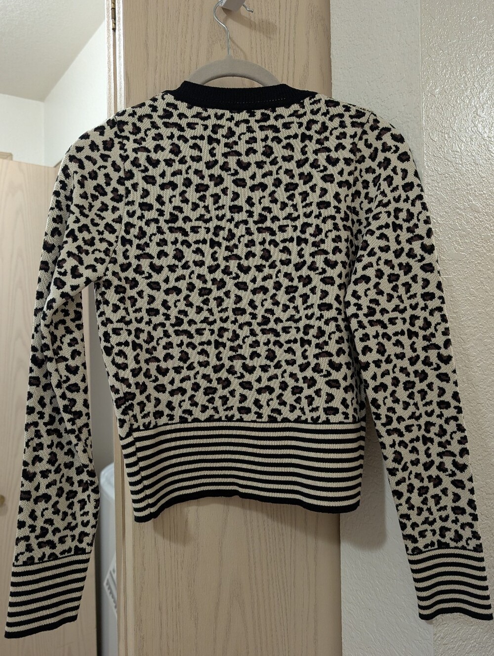 Size Small Button Cardigan - Picture 3 of 3